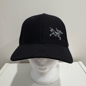 Arc'teryx Black Cap Flexfit S-M (Fits Smaller Head) Wool Blend